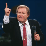 Murió Jimmy Swaggart, el telepredicador estrella que se quebró ante millones y confesó en vivo sus pecados