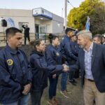 El gobernador inauguró un destacamento en Paraná, entregó vehículos y armas de baja letalidad