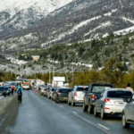 Volcó un colectivo de línea con más de 25 pasajeros en Bariloche