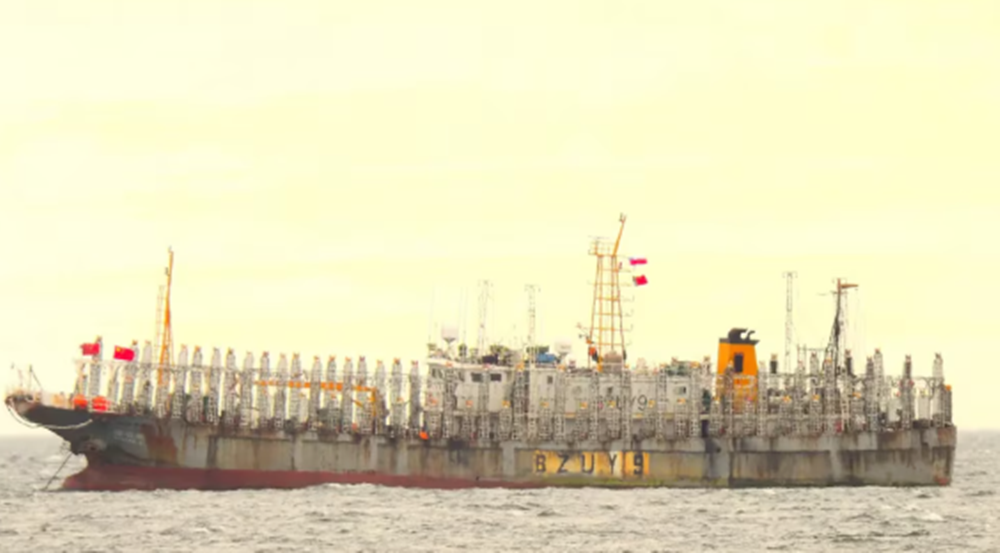Más cerca: buques chinos sancionados por EEUU y que usan puertos chilenos volverán a pescar frente al Mar Argentino