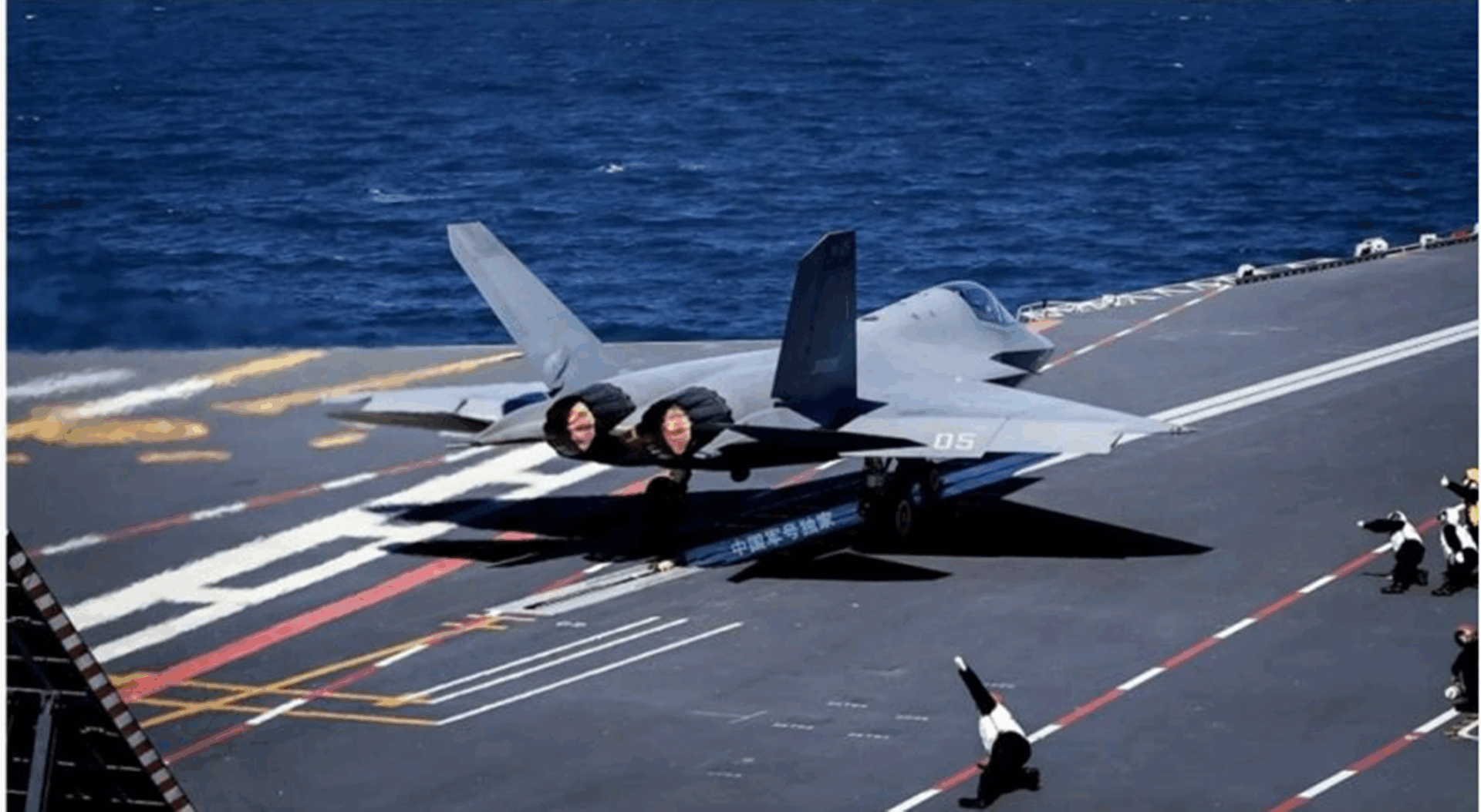 El nuevo portaaviones chino Fujian lanza los primeros cazas furtivos J-35 con catapulta electromagnética
