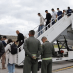 Llegarán los primeros argentinos deportados de Estados Unidos por Donald Trump