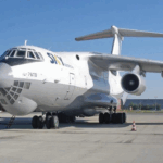 Un avión de transporte ruso con carga no especificada aterriza en Venezuela