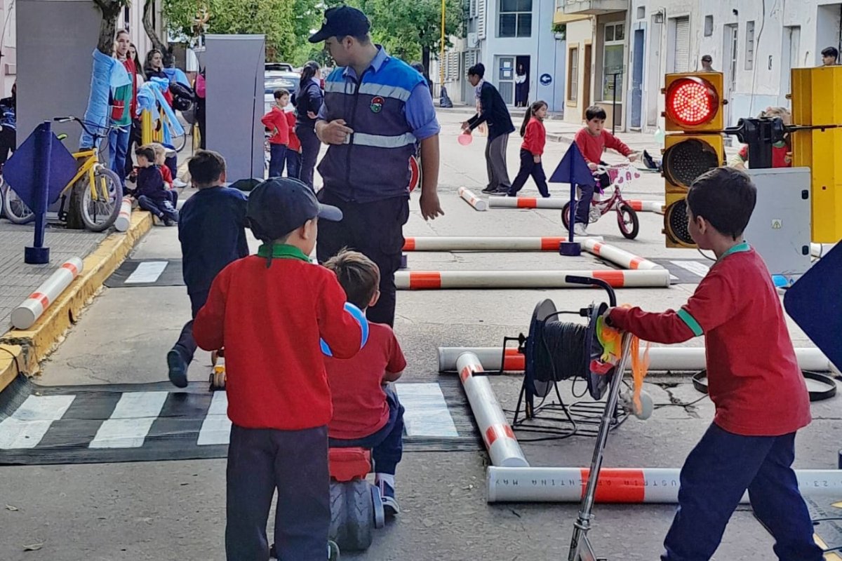 Alumnos de la Escuela Rocamora participaron de una jornada sobre seguridad vial