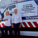 Presentan 18 ambulancias en memoria de víctimas de la Masacre del 7 de Octubre en el festival Nova