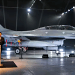 El Gobierno presentaría los aviones F-16 junto a los blindados que le compró a Estados Unidos