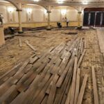 Comenzó la remoción del piso del Teatro Gualeguaychú para reparar toda la estructura