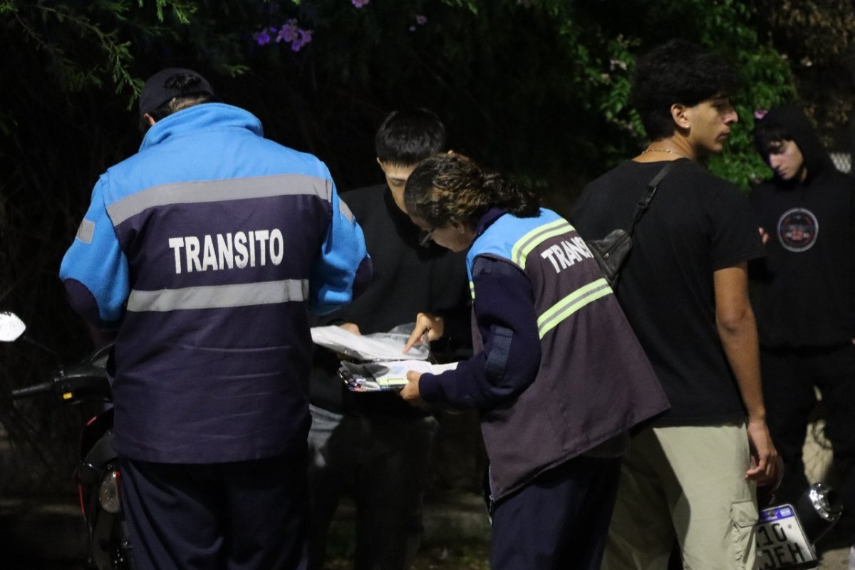 Tránsito retuvo un vehículo que operaba ilegalmente con la plataforma “Trami”