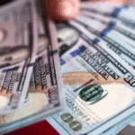 El dólar cerró en .475 y el riesgo país cayó a 633 puntos