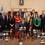 El mensaje de Manuel Adorni tras la primera reunión del nuevo Gabinete de Javier Milei: “Gran equipo”