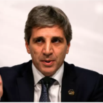 Luis Caputo informó que el Gobierno logró superávit en enero