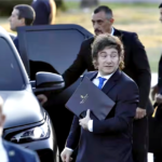 Javier Milei salió a cruzar al empresario que reconoció que “robaban” con el precio de los neumáticos: “Dedicado a los delincuentes”