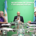 La provincia cerró la paritaria estatal con acuerdo de mayoría