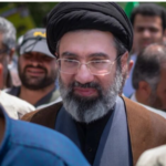 Eligieron al hijo de Alí Jamenei, el ayatollah asesinado, como líder supremo de Irán