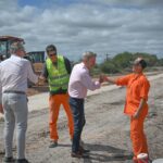 Frigerio recorrió la obra de reconstrucción del camino entre Viale y Arroyo El Durazno
