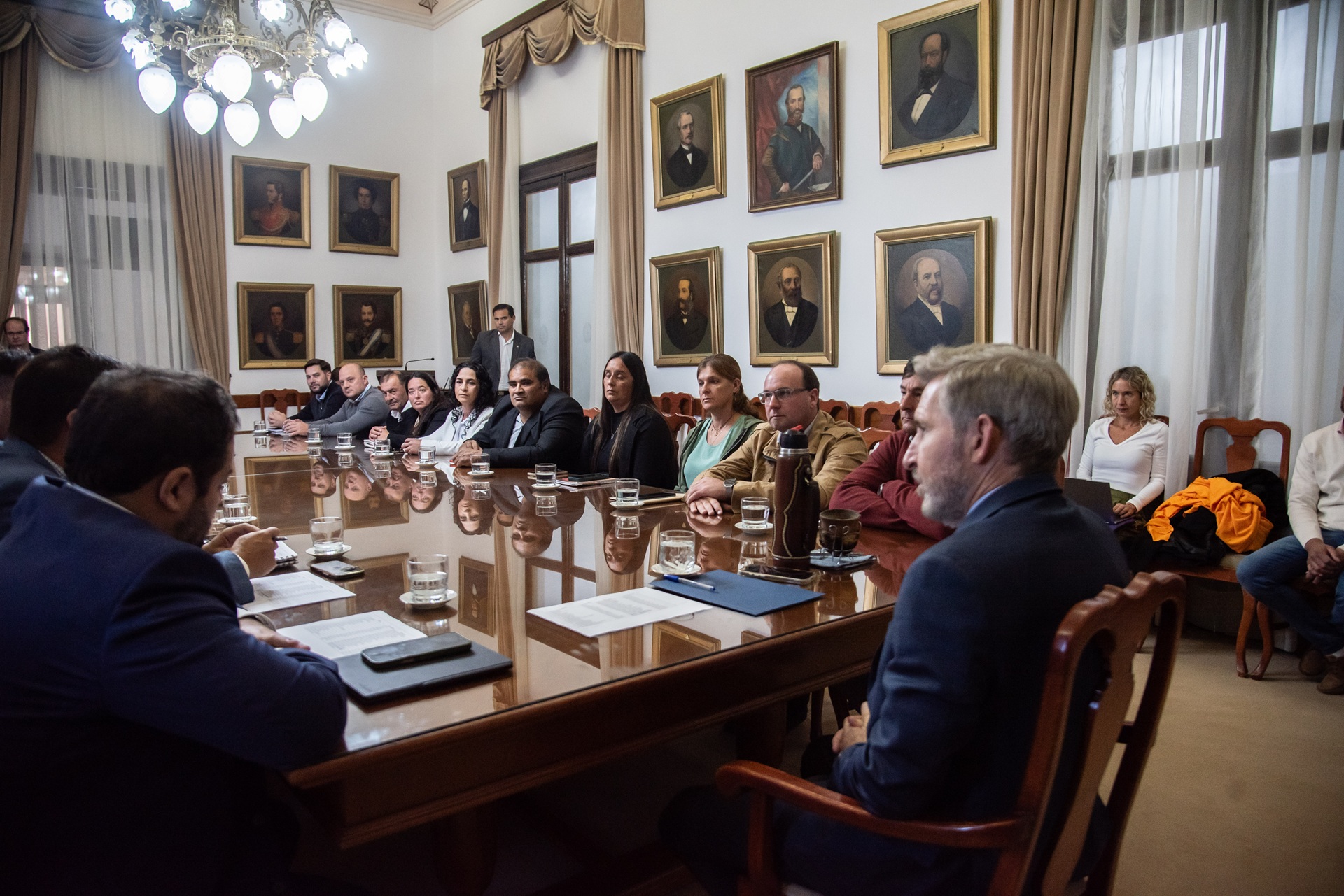 El gobierno provincial fortalece la gestión de las nuevas comunas con una agenda de trabajo conjunta